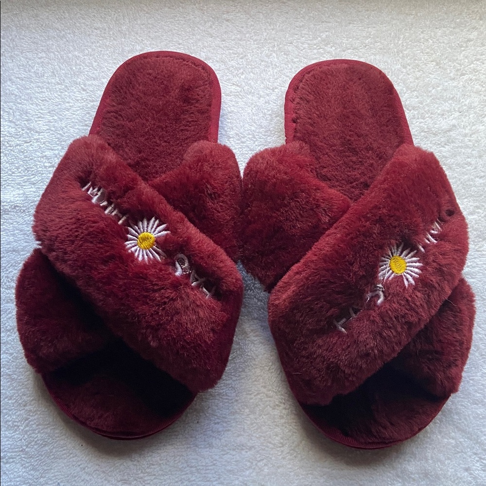 Burgundy Plush Slippers With Daisy Embroidery Size 38-39 (7-8)